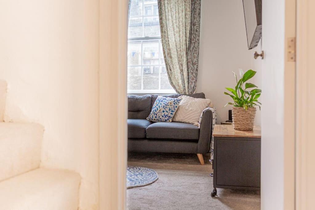 Light And Central Apartment Above Knead Bakery Τέτμπουρι Εξωτερικό φωτογραφία