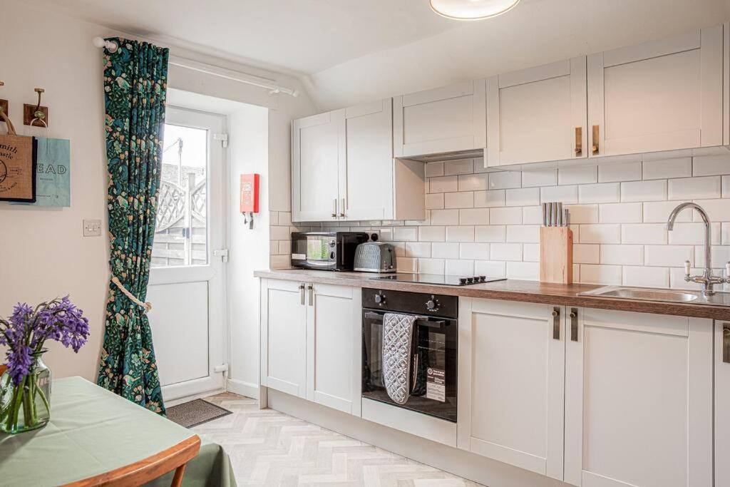 Light And Central Apartment Above Knead Bakery Τέτμπουρι Εξωτερικό φωτογραφία